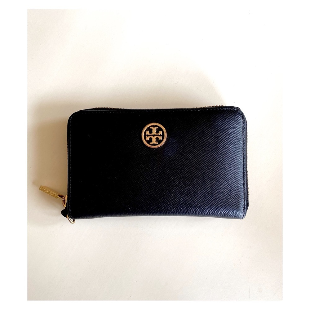*SOLD via FB* Tory Burch Leather Wallet